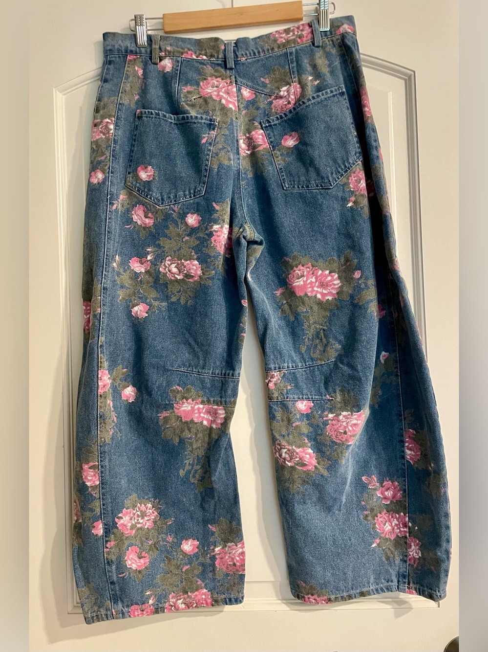 ee:some Floral Print Barrel Leg Jeans  Medium Wash Button Pockets L - Picture 3 of 9